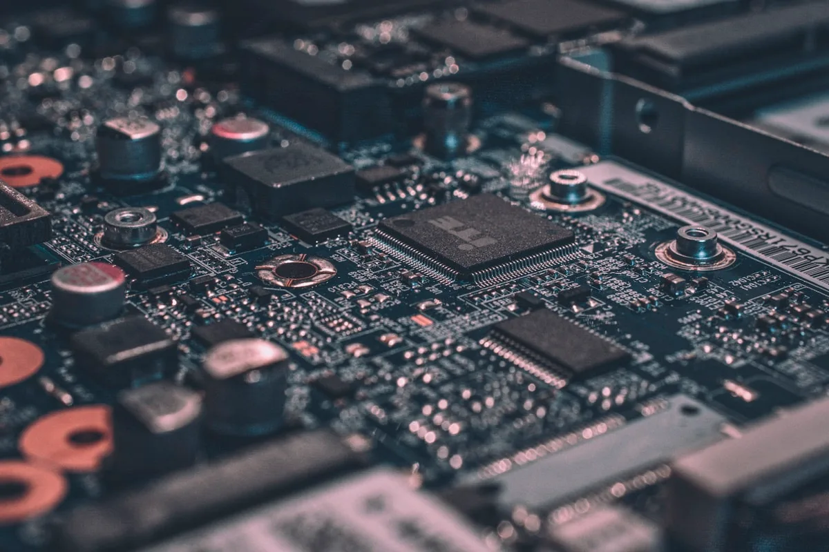 Agentive AI Vs Traditional AI (And Why It Matters): Which Should You Choose in 2026? thumbnail