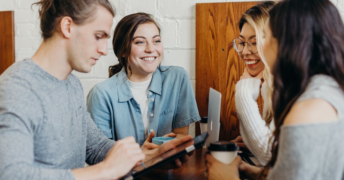 The Best AI Meeting Assistant: 10 Tools for Remote Teams thumbnail