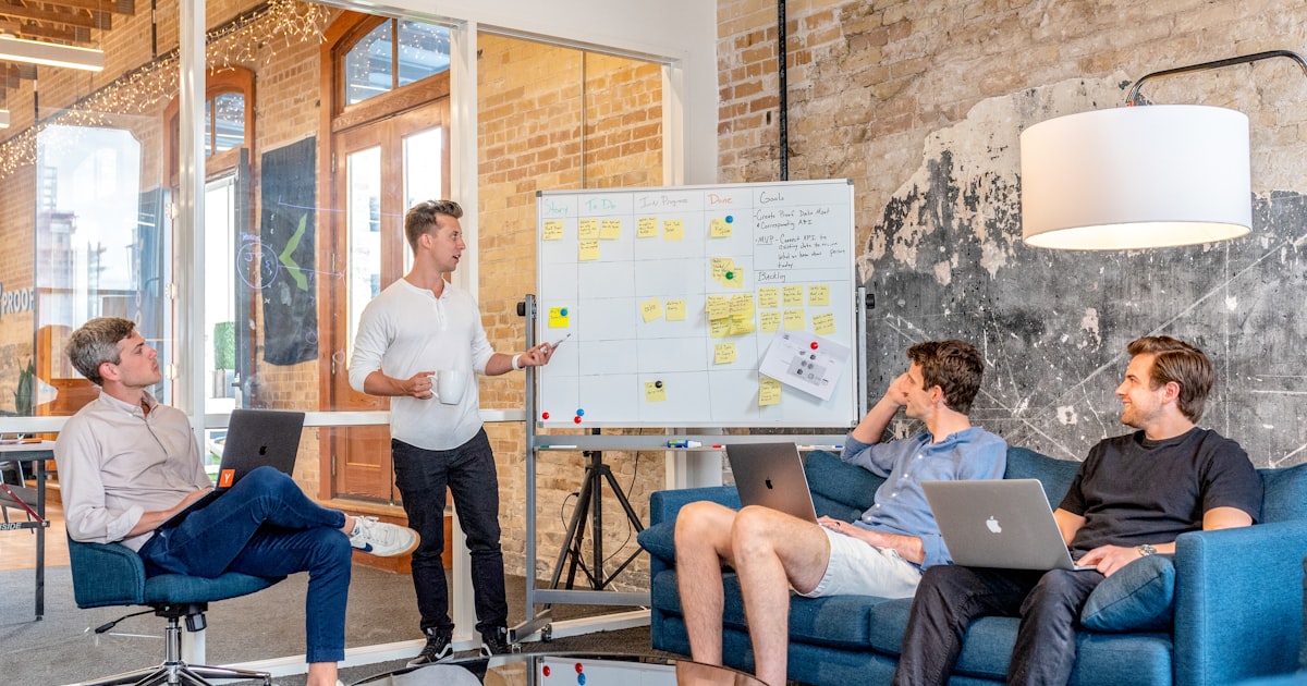 Freshworks vs Zendesk: The Best Choice for Customer Support thumbnail